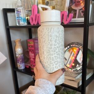 Simple Modern White Leopard Water Bottle